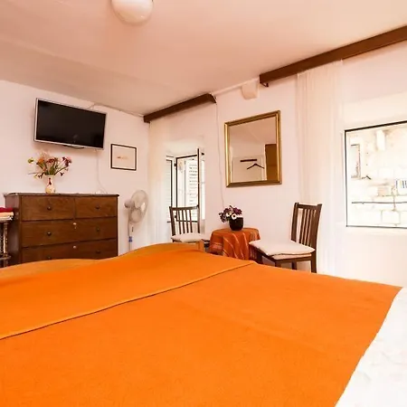 Pensión Ane Old Town