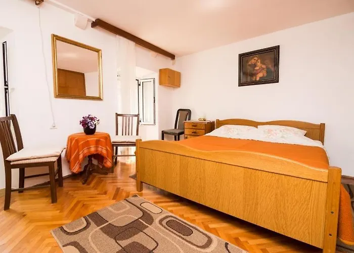 Casa de hóspedes Ane Old Town 3*